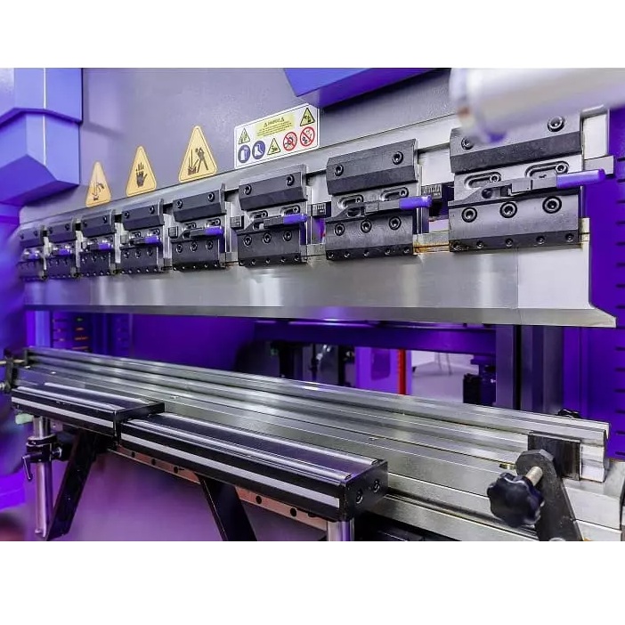 Гидравлический листогибочный пресс MetalTec HBC 90/2500 с ЧПУ 4+1 ESA630SФото 4221-05.jpg