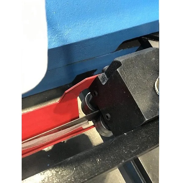 Ручной ленточнопильный станок по металлу MetalTec BS 250 FHФото 4246-05.jpg