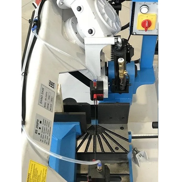 Ручной ленточнопильный станок по металлу MetalTec BS 250 FHФото 4246-08.jpg