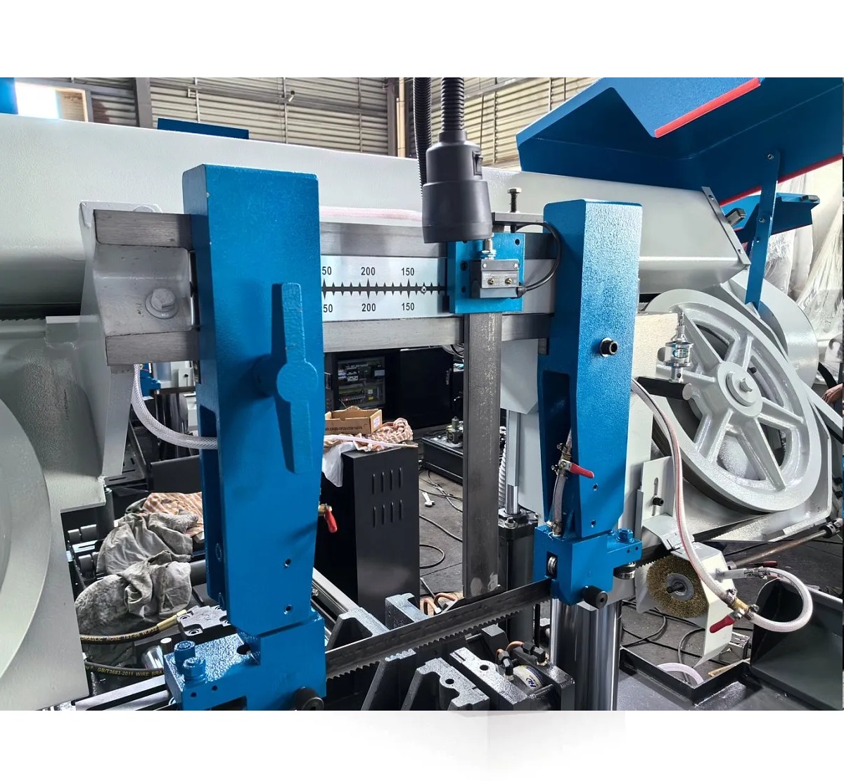 Полуавтоматический ленточнопильный станок для резки металла под углом 90° MetalTec MBS 350/50 CHФото 4257-03.jpg